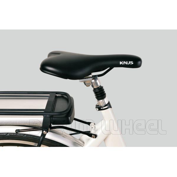 White 36V 250W Electric Urban Bike , 700C Electric Town Bikes Middle Motor