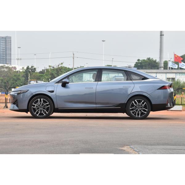 5 Seats EV Luxury SUV Xpeng P5 550KM Everbright Compact Electric Cars