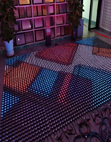 High Brightness Window Glass LED Screen Outdoor Transparent Flexible LED Curtain Screen