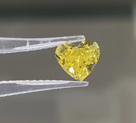HPHT Lab Grown Yellow Diamonds Heart Shape Fancy Vivid Yellow IGI Earing Stud Necklace