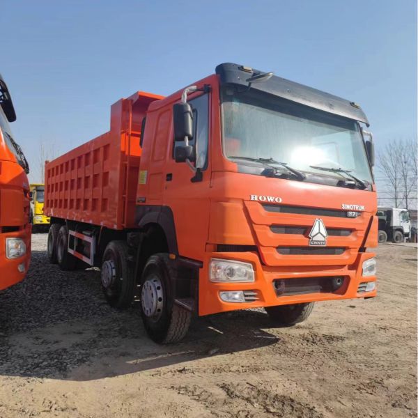40T 8x4 Used Dump Truck 12 Tires Sinotruk Howo 371 375