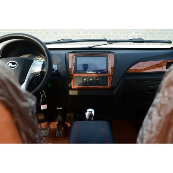 Long Range Four Passengers Small Electric Cars For Adults CE Approval