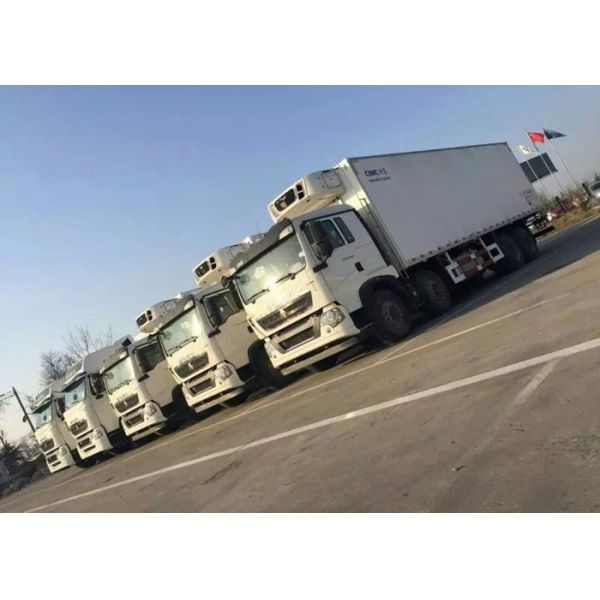 Low Noise Refrigerated Truck SINOTRUK Vegetables Transportation Refrigerated Box Truck