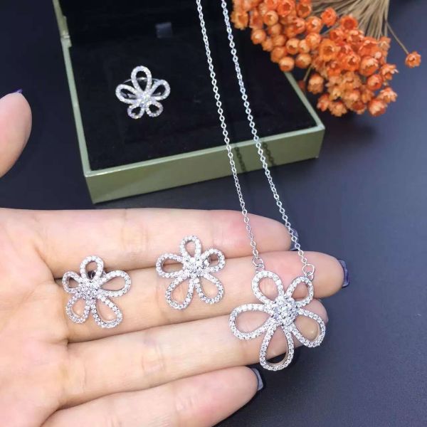 Van Cleef & Arpels 18K White Gold Diamond Flower Earring with Necklace Ring Jewelry Set
