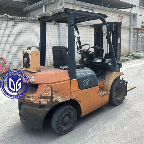 Original Toyota 2.5t Forklift Durable and In Good Condition Available Now