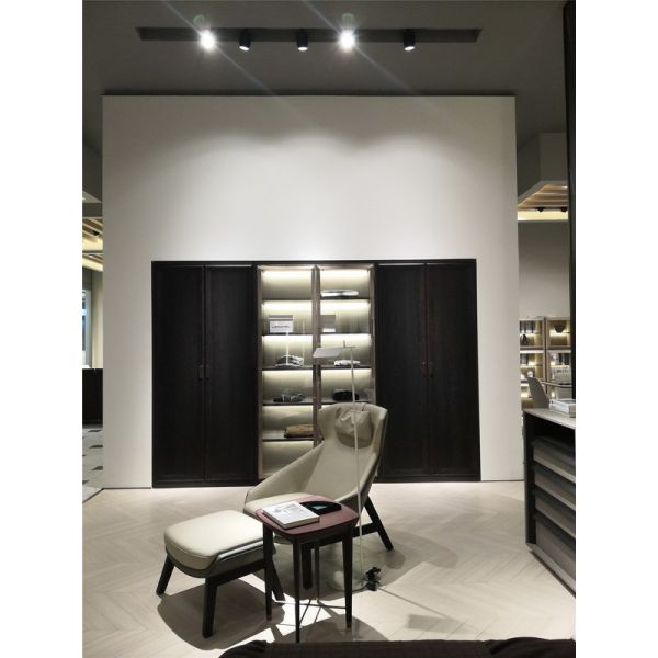 Italy design furniture Leisure chair with ottoman in Armchair stool used Leather upholstered and Oak wood legs Chair