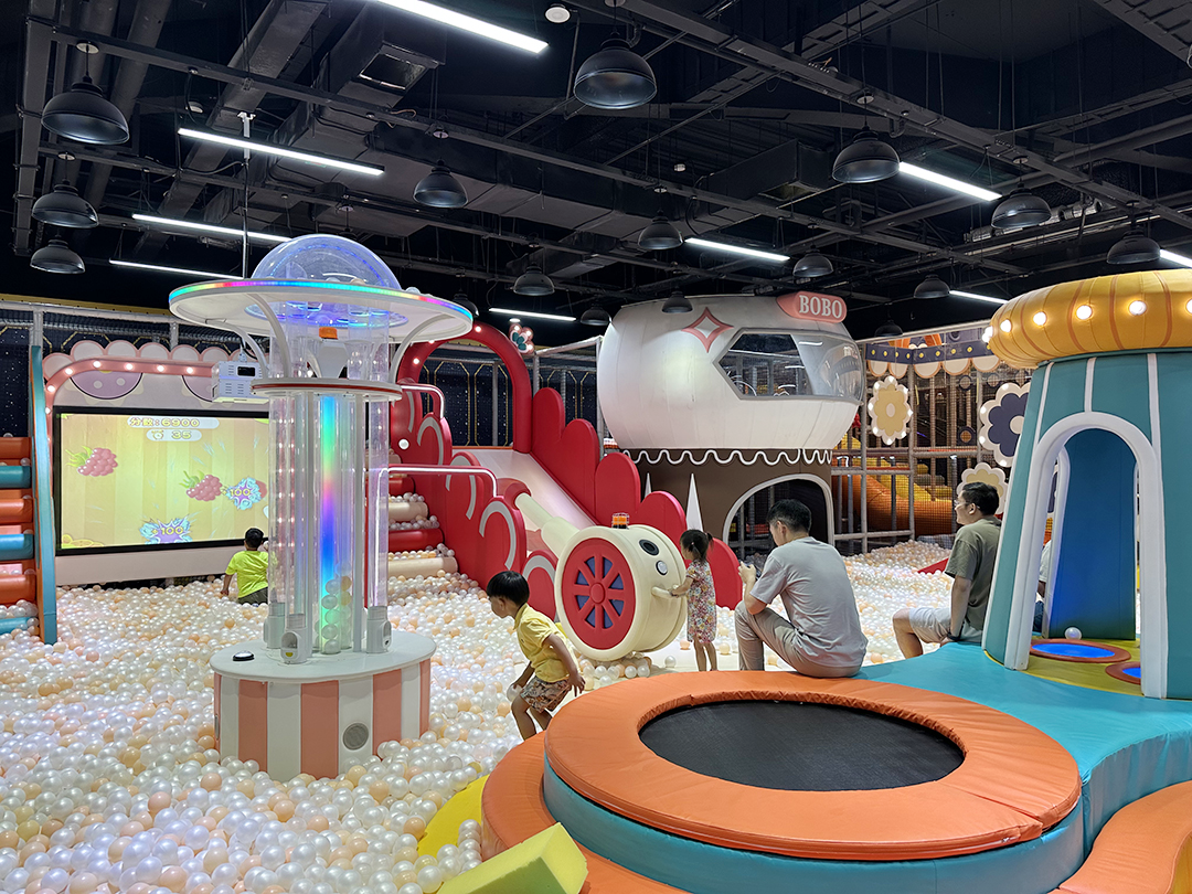 Durable 2.5 Inch Plastic Ocean Balls for Indoor Outdoor Play