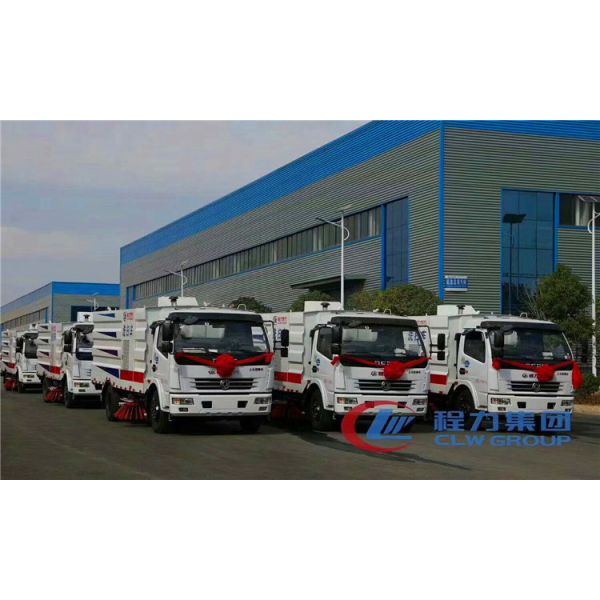 4.2m3 1.2m3 Road Vacuum Cleaner Truck 4 Ton Vacuum Road Sweeper