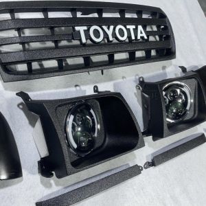 China OEM Compatible 5311190A09/5310160030 Toyota Land Cruise Original Size Front Grille With Black / White / Chrome Trim wholesale