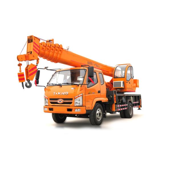 6 -8 Ton Hydraulic Truck Mounted Crane With 4 OutriggerTelescopic Boom 26M - 30M