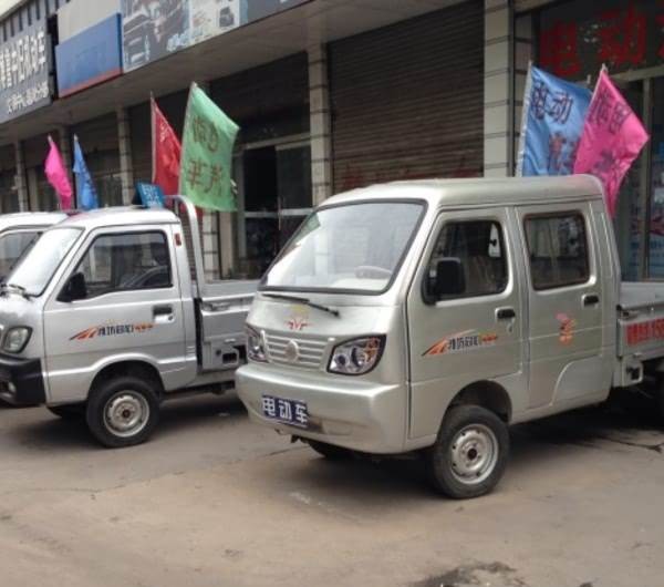 China light trucks T-king 4*2 double cab 1 ton mini cargo truck