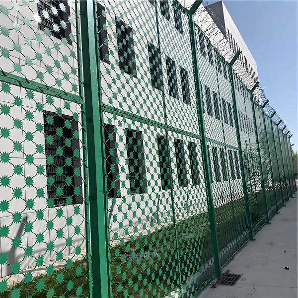 Galvanized Metal Wire Mesh Fencing High Security Prison Fencing 2.5m