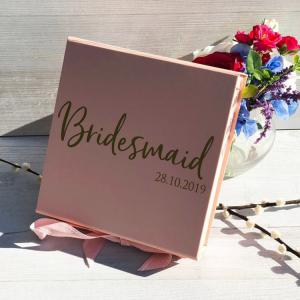 China Personalised Printed Bridal Party Gift Set Packaging Box Pink Bridesmaid Proposal Gift Packaging Box With Ribbon wholesale