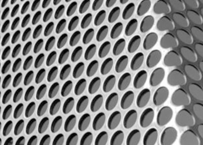 China Round Hole Pattern Punched Metal Sheet for Heavy-Duty Applications with Uniform Mesh Size wholesale