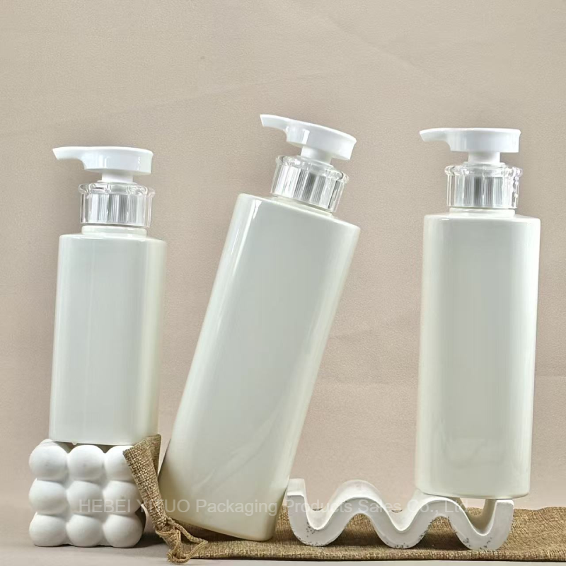 White Plastic Refillable Shampoo Containers Travel Empty Blow Molding