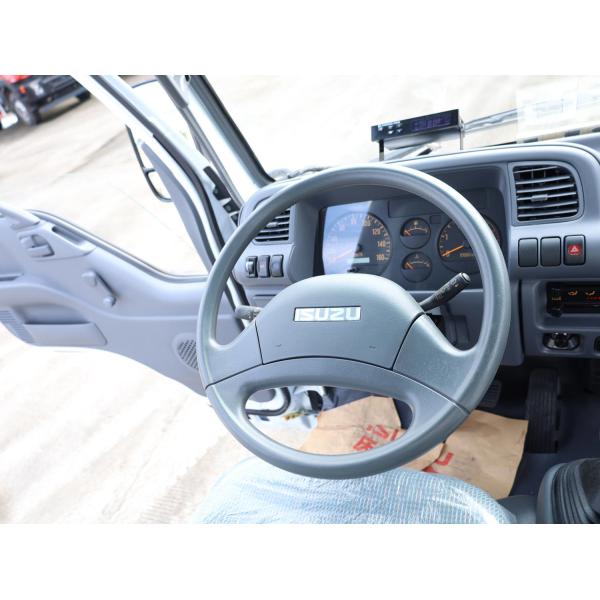 QINGLING Refrigerated Truck For Food Meat Fish Transportation NKR Freezer 5 Tons THERMO KING RV380 Refrigeration