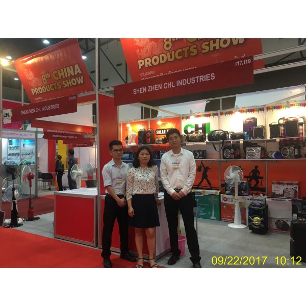 12V Type-C Car Battery Charger Jump Starter for Fast Charging Electric Auto Battery