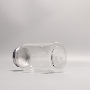 China 500ml Crystal Clear Transparent PET Plastic Bottles with Screw Lids wholesale
