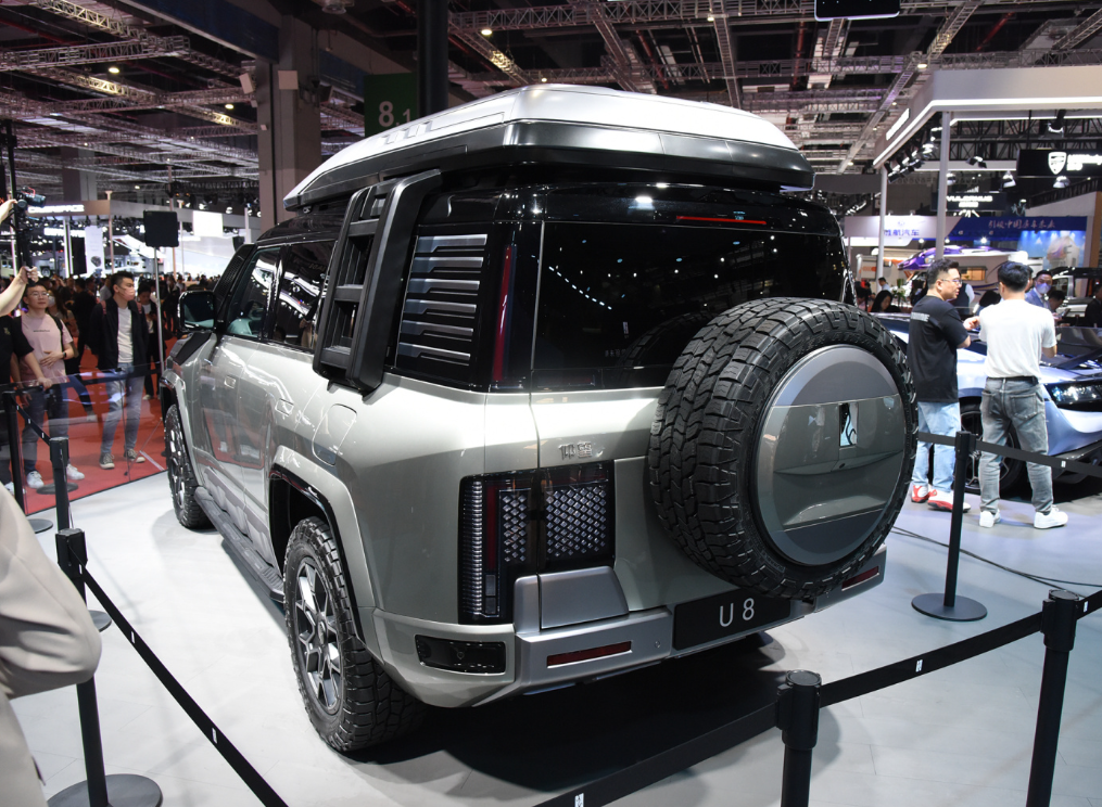 Upgrade Your Fleet with the BYD Yangwang U8 A Left-Handed Driver's Dream Electric SUV