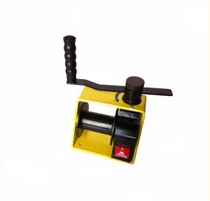 China Hand Lifting Worm Gear Winch 250kg 500kg 1000kg With Pressed Steel Structure on sale