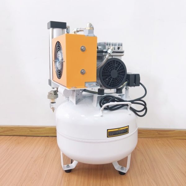 CE Certified Oil Free Air Compressor Dental Clinic 32L Dental Air Compressor With Dryer