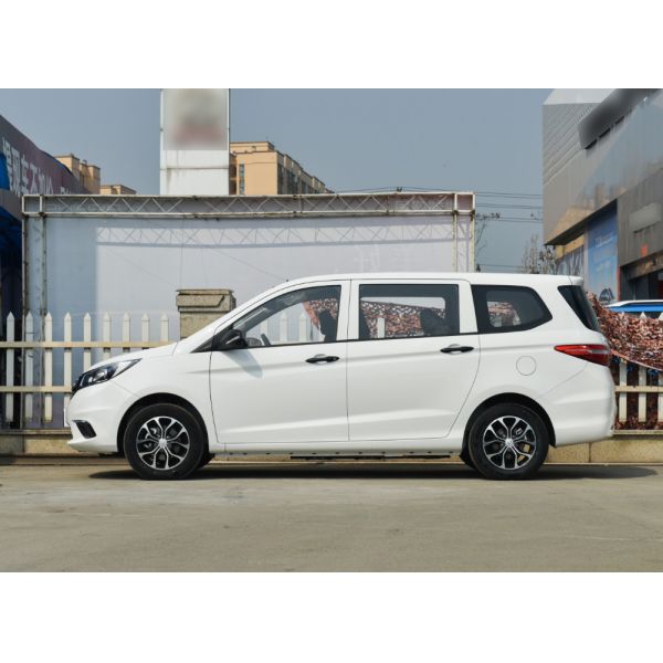 Electric MPV Car 7 Seater 402KM Changan Auchan A600ev