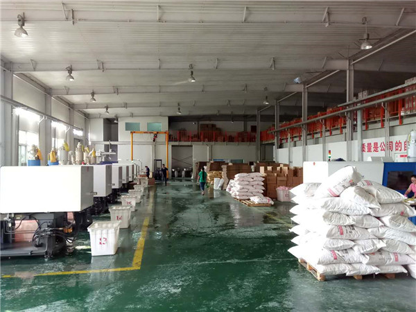 Small Passive Livestock Goat ID Tags , RFID Sheep Tags 860-960MHz Non Toxic