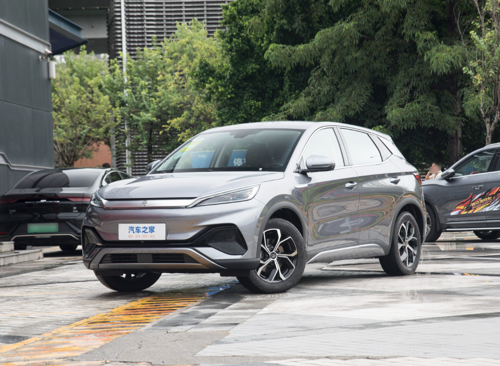 BYD's Flagship 2024 Series 's Top Electric SUV with 510km Range and 5 Seats 5 Doors