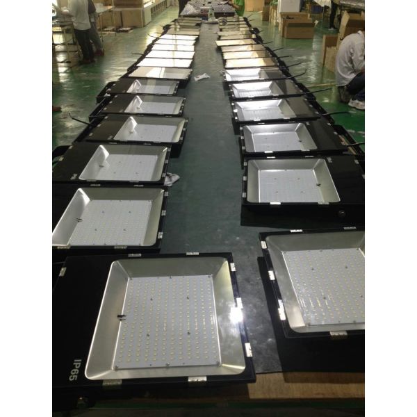 Netural White 4000K Waterproof LED Flood Light 100W SMD Flat Pad Flood Lighting