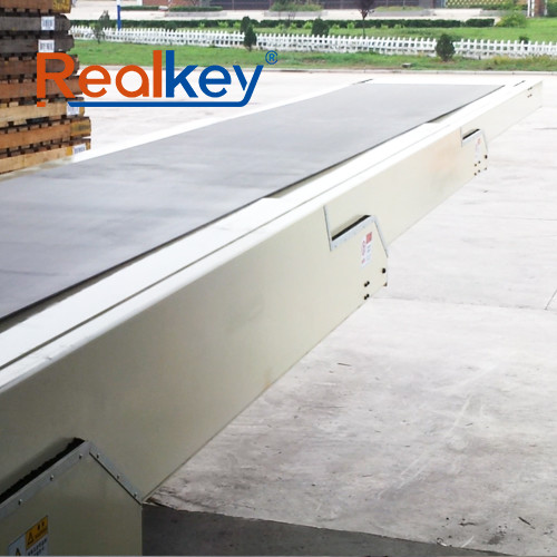 Safe Telescopic Conveyor System Adjustable Length Angle Adjustment