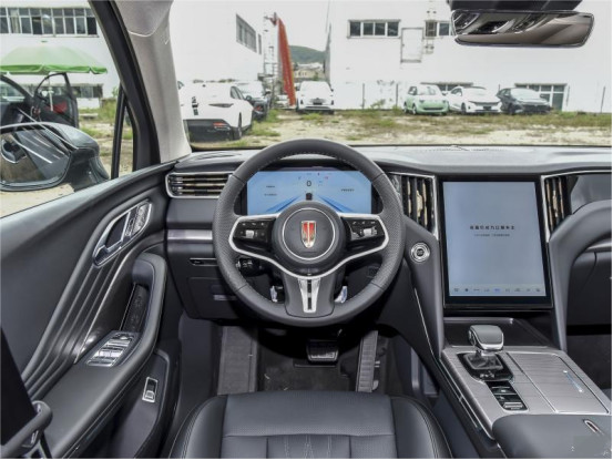 Gasoline Hongqi HS7 Vehicle Automobile 4×4 4×2 With 6 Seats / 7 Seats