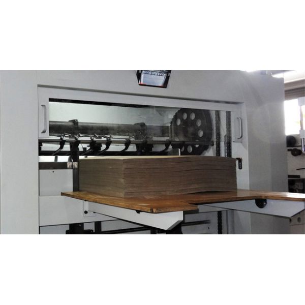 1300mm Die Cutting Machine For Cardboard 15KW Semi Automatic