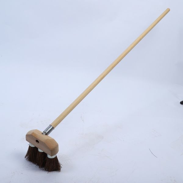 Natural Tampico Hardwood Tampico 3-Knot Ferrule Roof Brush