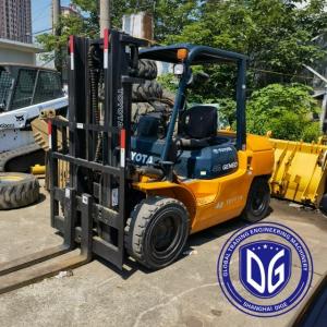 China 4 Ton Used Forklift Toyota Original From Japan Used Toyota Fork Lifts wholesale