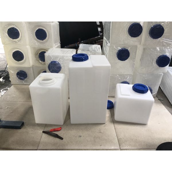 Portable Square Roto Mold Tanks LLDPE Plastic Water Storage Tanks 120L