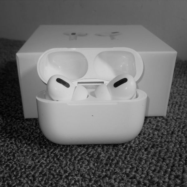 Rename / Gps Wireless Charging TWS Bluetooth Earphone 3 Hours Muisc Time