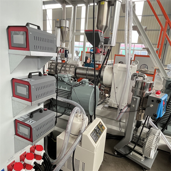 Automated Plastic Pipe Extruder Machine With PLC Control System 50-1000kg/H Output