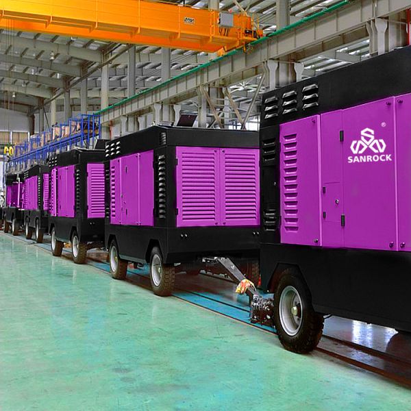 Low Noise Screw Air Compressor With Wheel Engine Driven Industrial Screw Air Compressor