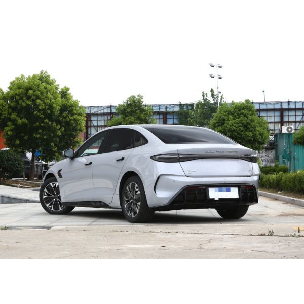 BYD Plug In Hybrid 5 Seater Sedan Vehicle Automobile Black White