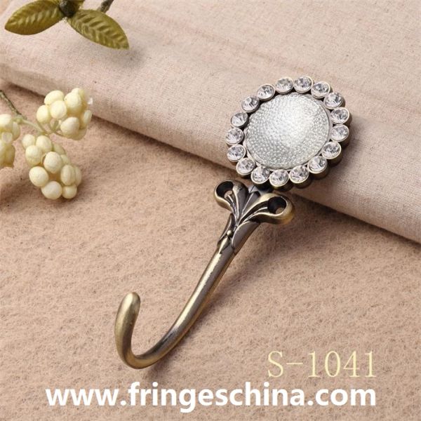 High quality classical customized metal curtain hooks for home decorations