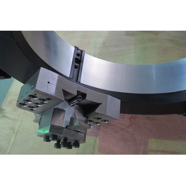 Portable Pipe Cutting And Beveling Machine Electric Driven Pipe Bevel Cutter