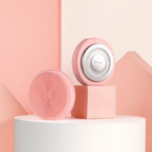 China DC3.7V 350mA Face Cleaning Mini Electric Massage Brush wholesale