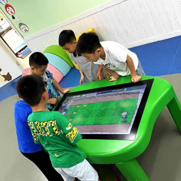 Indoor Connecting Standing Interactive Screen Table OEM/ODM for Children