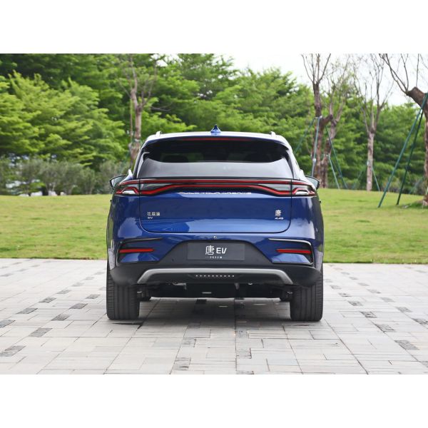 Adult BYD Tang Electric Car Personal Transportation Vehicles 7 Seats 180 Km/h