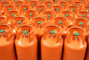 China 2.5-20KG Liquefied Gas Cylinder Sandblasting With CGA-580 Valve For Storage wholesale