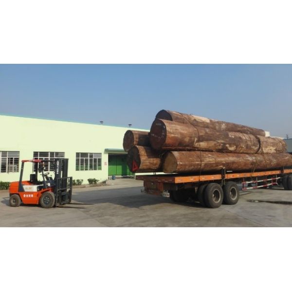 Engineered Veneer Santos Rose Wood Crown Cut Customized Service