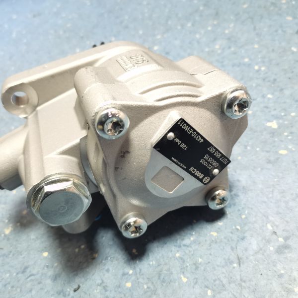 Hino 500 / FM260JD Steering System Power Steering Pump 7077955657 44310-ew01144310-ew021
