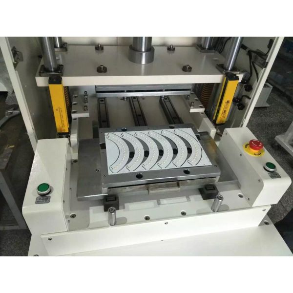 FPC / LED / PCB Servo Hydraulic Punching Machine