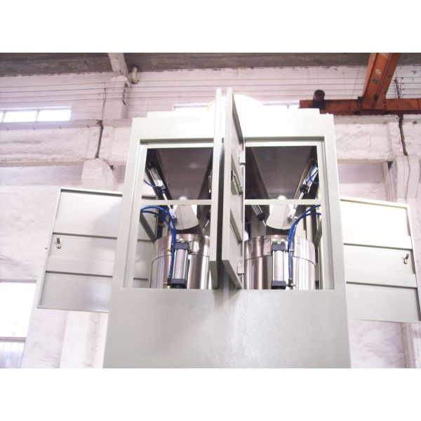 Pneumatic Auto Bagging Machines , Durable Wheat Packaging Machine Low Noise