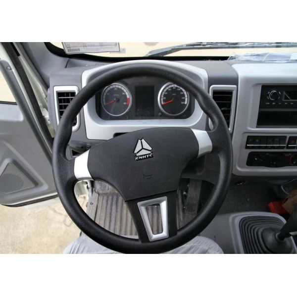 12 Tons HOWO Light Duty Commercial Trucks White Color 116HP Engine 4×2 Drive